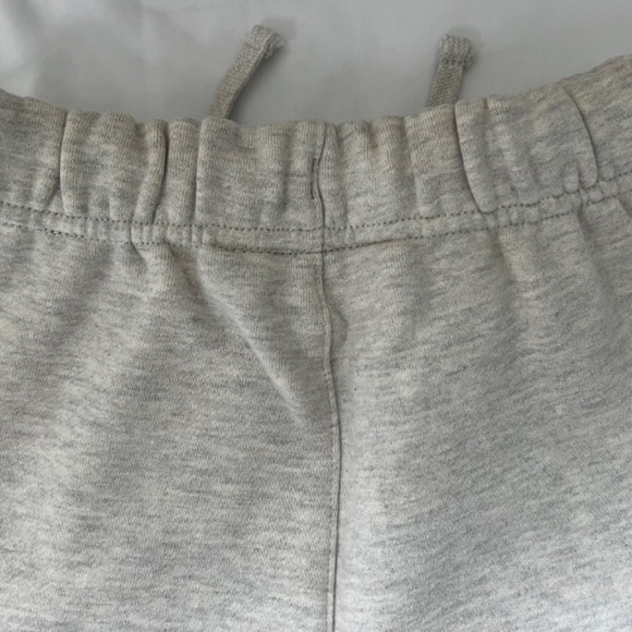 Fear of God Essentials Kids “Light Oatmeal” 1977 Relaxed Lounge Pants Size S - Picture 7 of 11